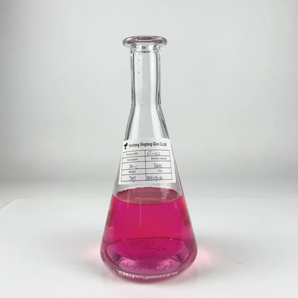 Staklena boca sa konusnom tikvicom sa plutom